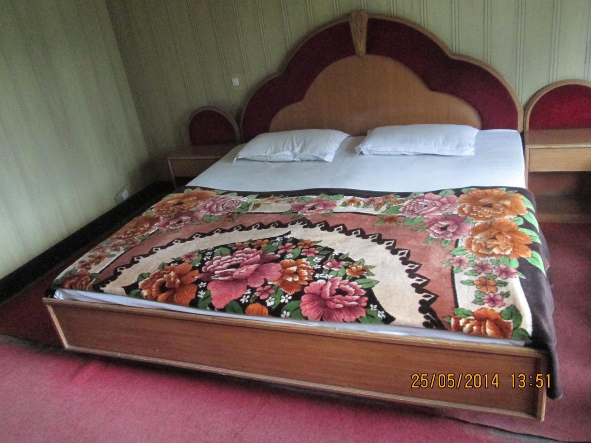 Pandey Lodge Buin Стая снимка
